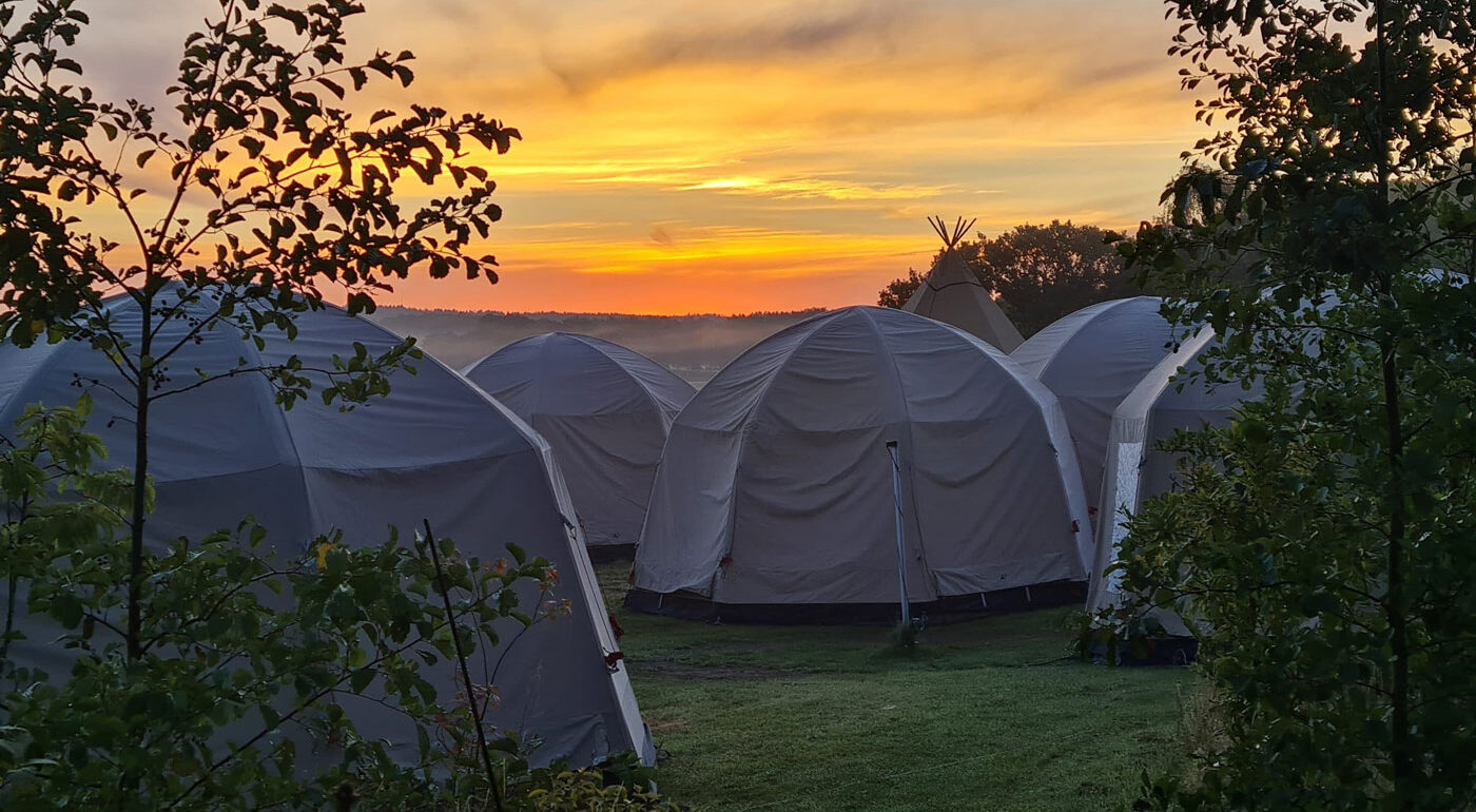 Glamping telte til solopgang ved Heldbejrg Bjerge